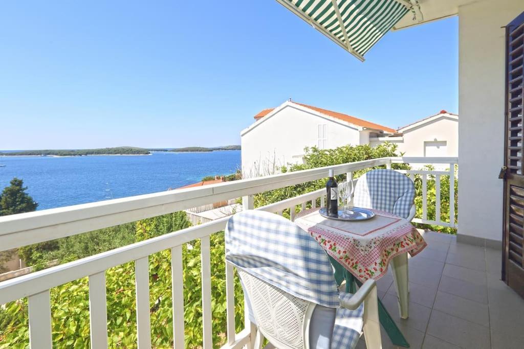 Apartment Stefani Хвар Экстерьер фото